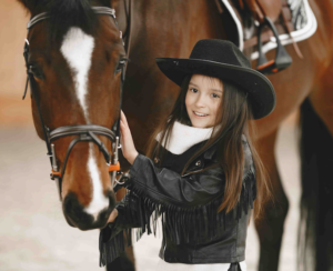 Enfant avec un cheval