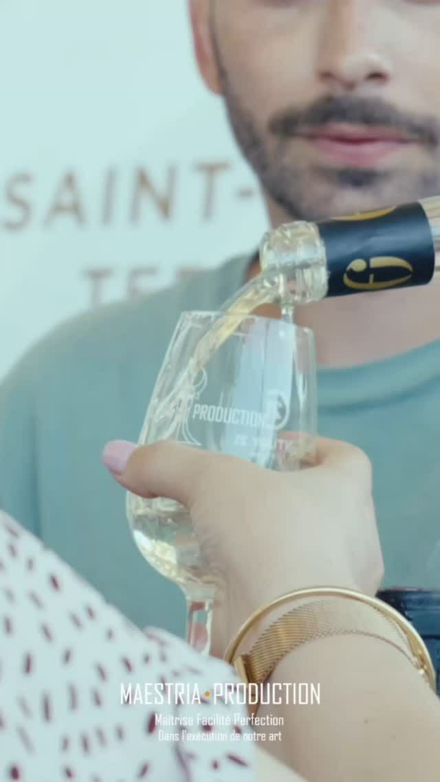 🍷 LA TERRASSE DU JEUDI EST DE RETOUR 🔥

☀️ Un avant goût d'été, en terrasse, où, à ciel ouvert, les verres se lèvent ! 🍷

Ce jeudi 15 mai marque la première Terrasse du jeudi 2025 !

🍇 Vous pourrez y déguster les vins des domaines Guinand, de Coursac, du Dausso et Vellas. 

À partir de 19h - entrée 6€

📅 T'es pas là ? Pas de souci, voici le planning :

➡️ 15, 22, 29 mai
➡️ 5, 12, 19, 26 juin
➡️ 3 juillet 
➡️ 4, 11 septembre

#lunel #arenesdelunel #vin #domaines #degustationvin